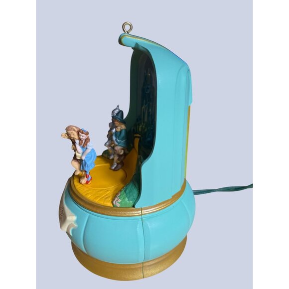 Hallmark Keepsake Ornament Emerald City Wizard Of Oz Light Motion & Music - Picture 9 of 12